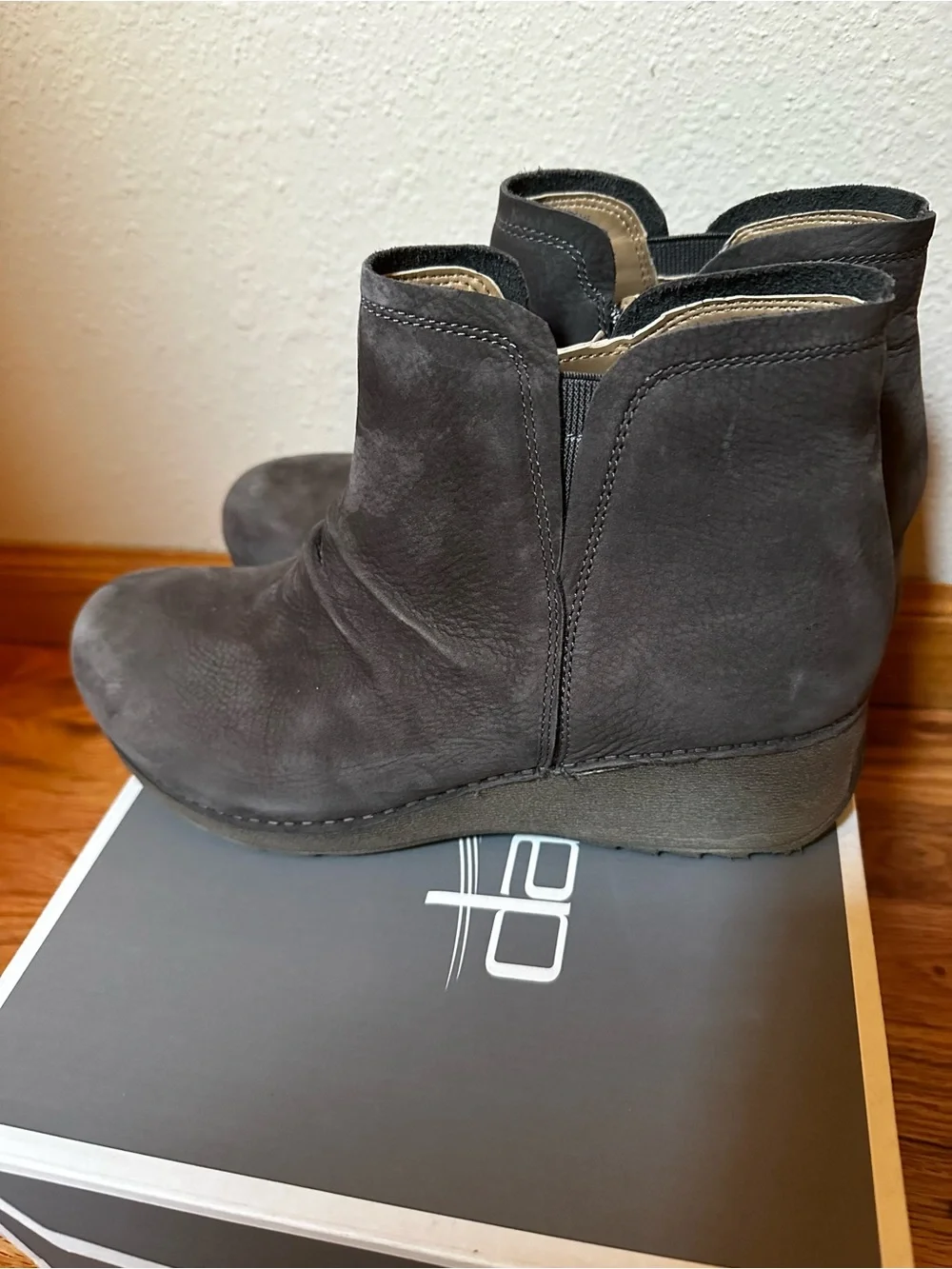 Caley Milled Nubuck Grey Boots